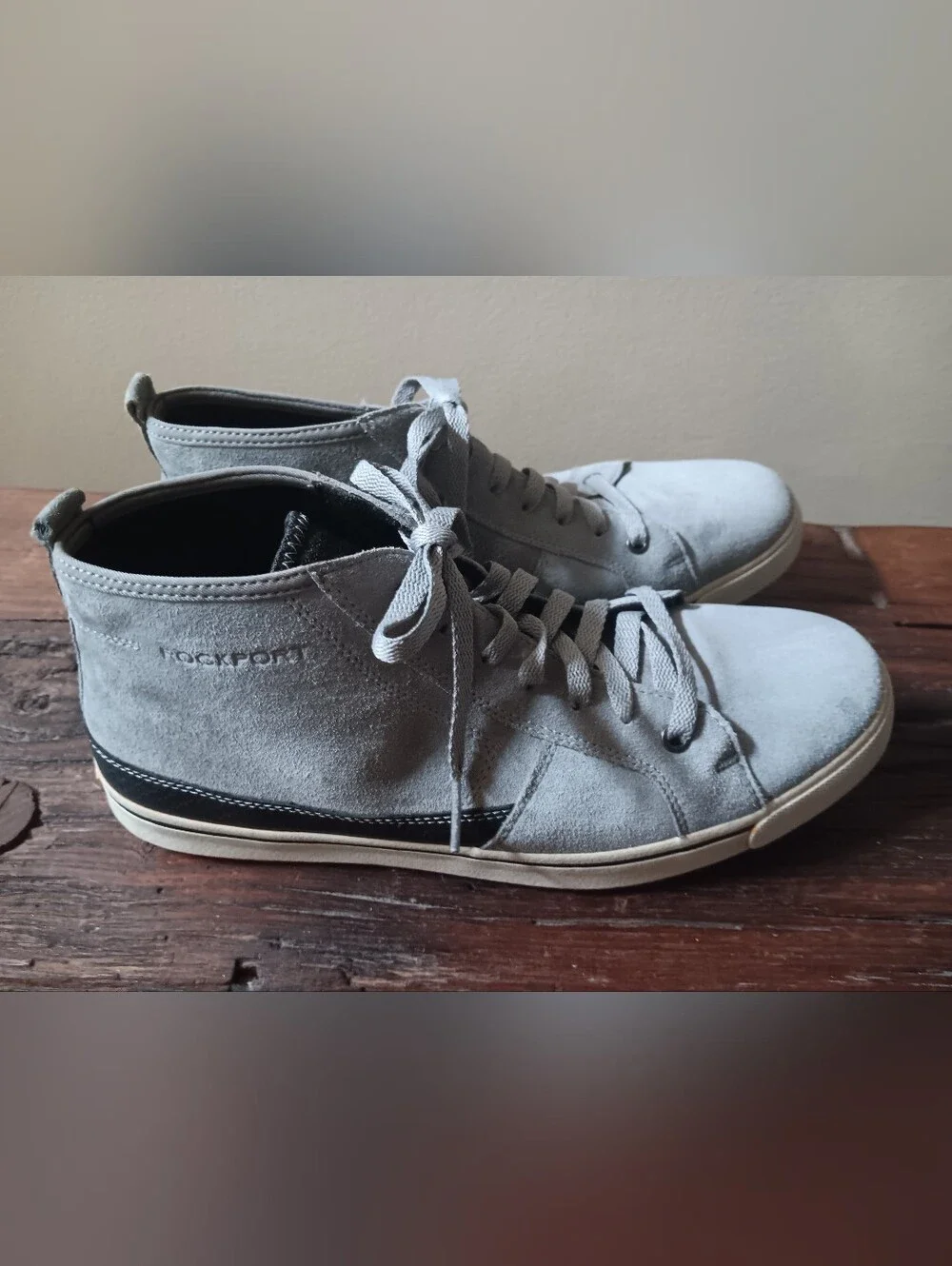 ​Rockport V79517 Men's Size 10 M Grey Suede Mid High Top Sneakers Chukka Shoes